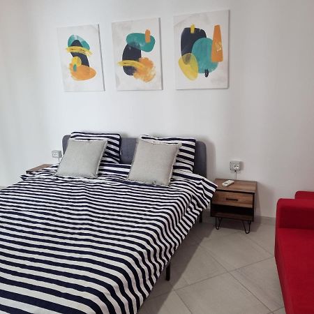 New Modern Studio In Central Tirana Apartman Kültér fotó