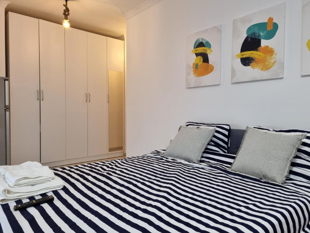 New Modern Studio In Central Tirana Apartman Kültér fotó